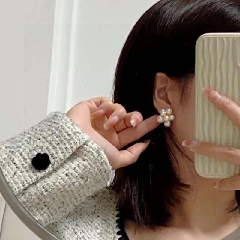 Ce**e earrings